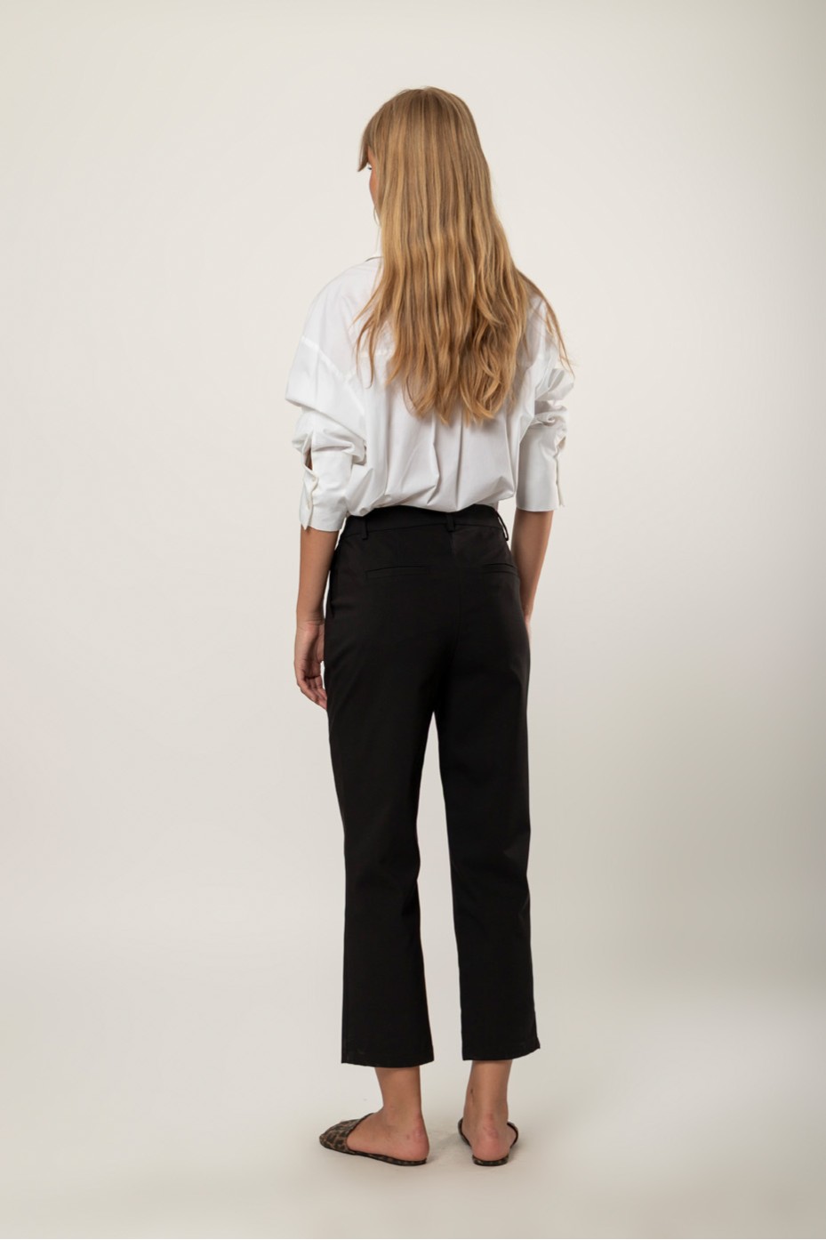 CARROT PANTS WITH CRUSHING