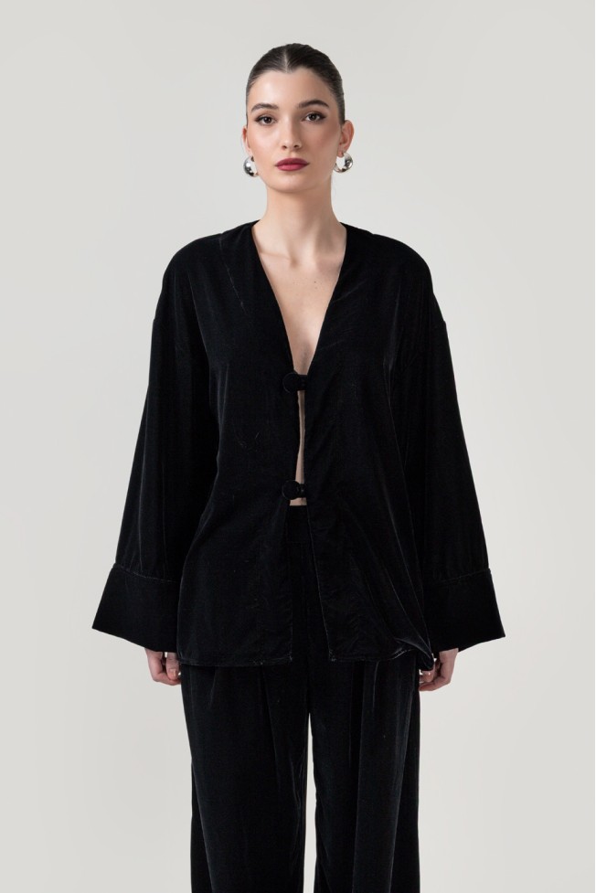 ΜΠΛΟΥΖΑ ΒΕΛΟΥΔΙΝΗ OVERSIZED ΜΕ ΚΟΥΜΠΙΑ