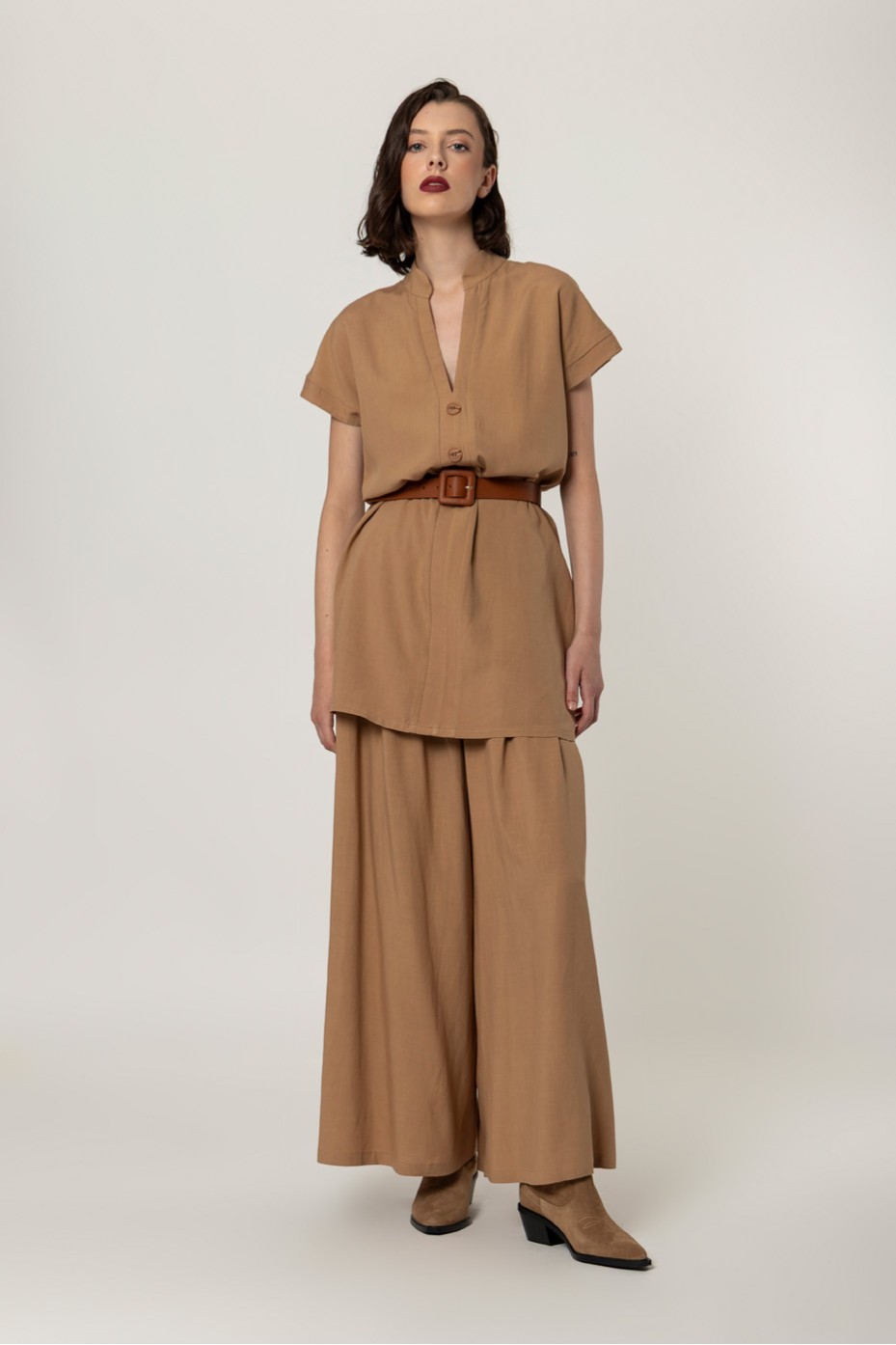 PANTS WITH PLEATS
