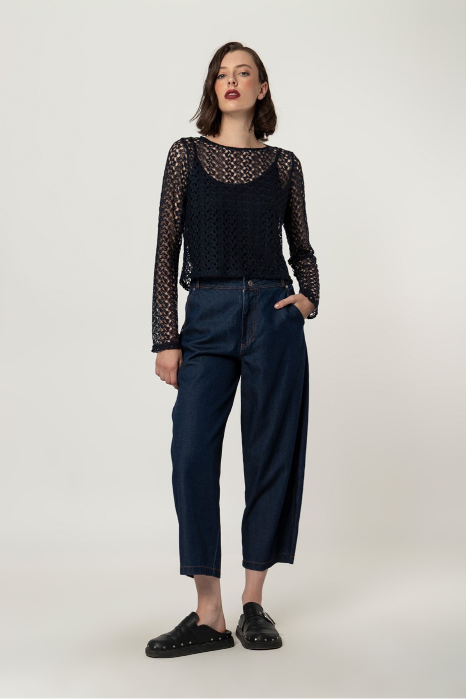 LACE CROP TOP