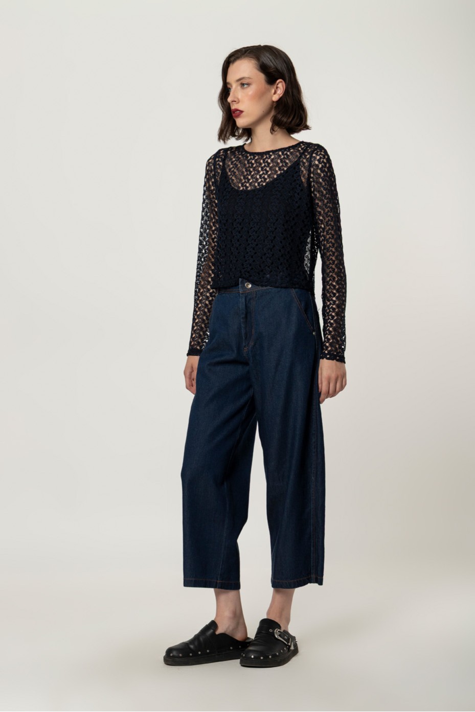 LACE CROP TOP