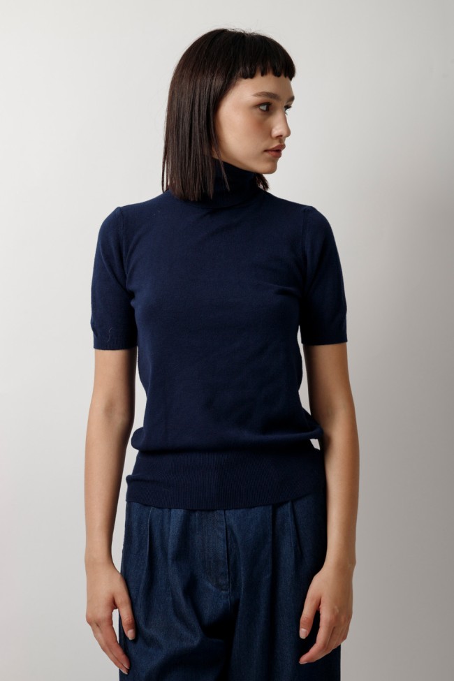 KNITTED BLOUSE WITH HALTER