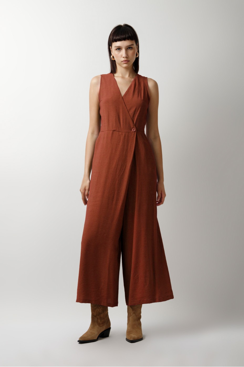 SLEEVELESS JUMPSUIT