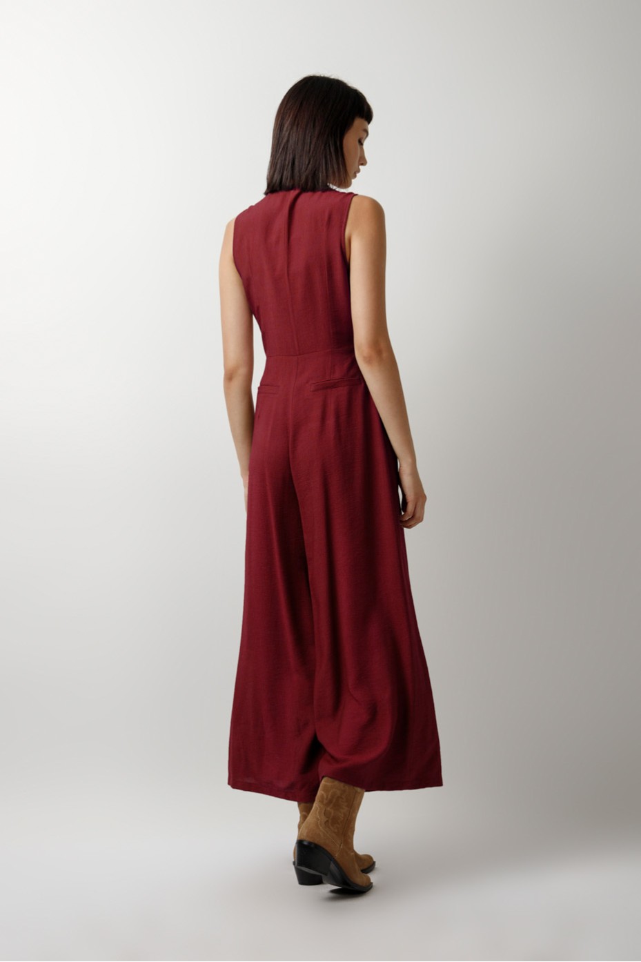 SLEEVELESS JUMPSUIT