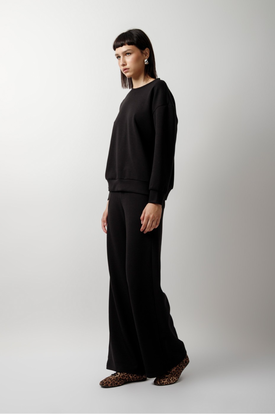 SWEATSHIRT AND JOGGERS SET