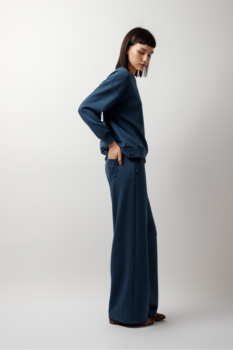 SWEATSHIRT AND JOGGERS SET