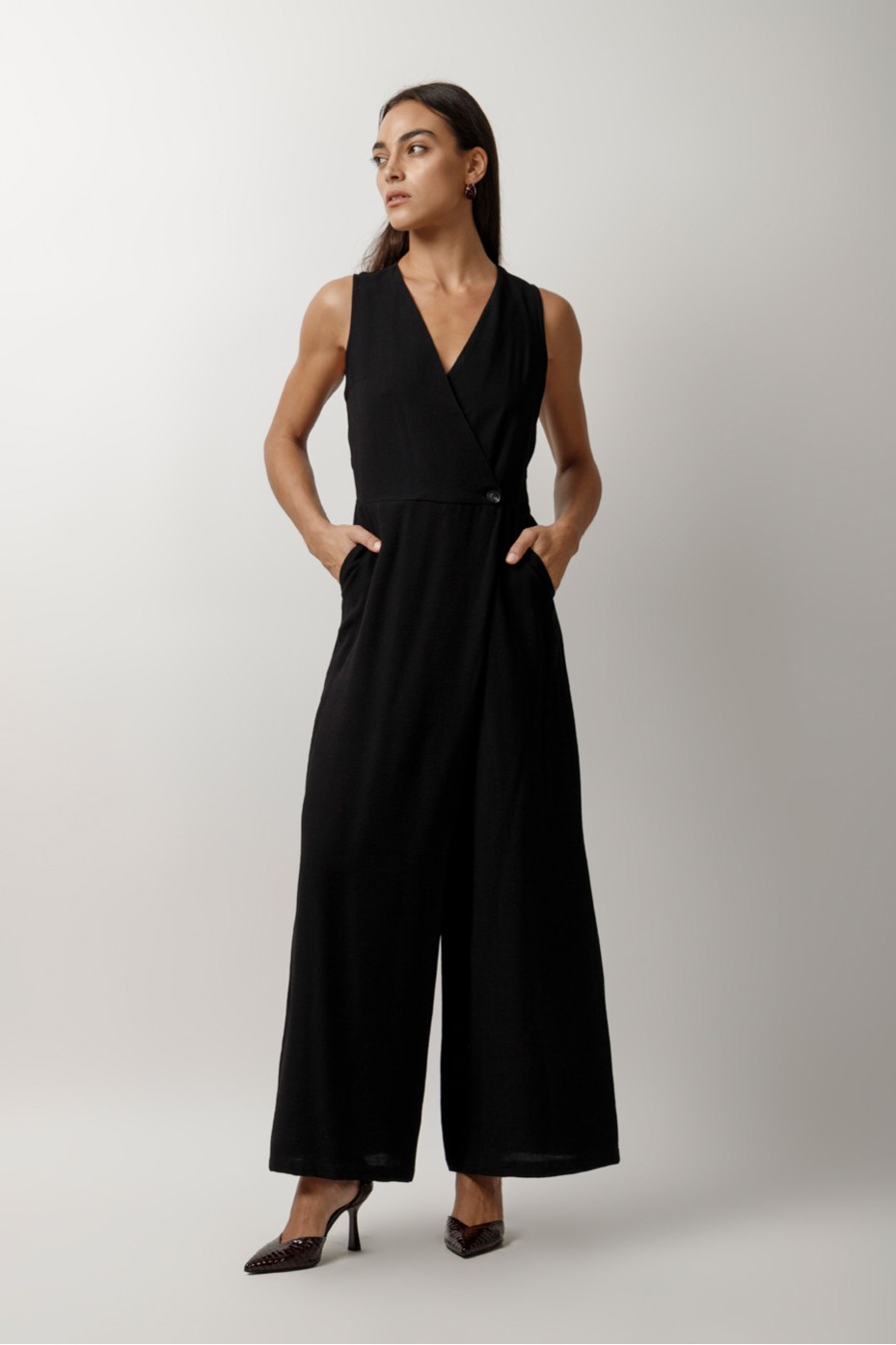 SLEEVELESS JUMPSUIT
