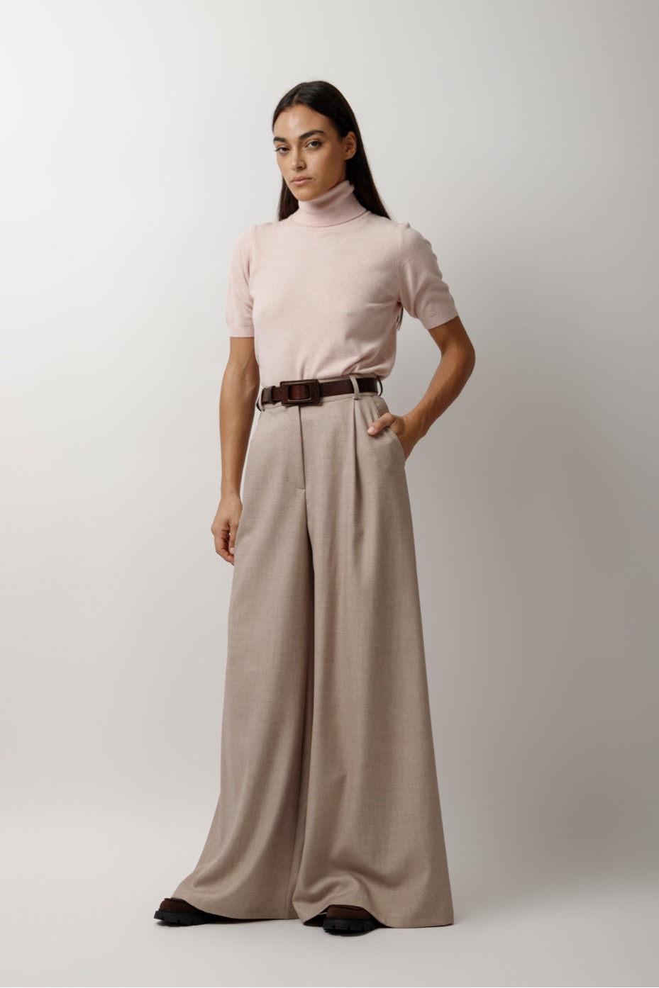 KNITTED BLOUSE WITH HALTER