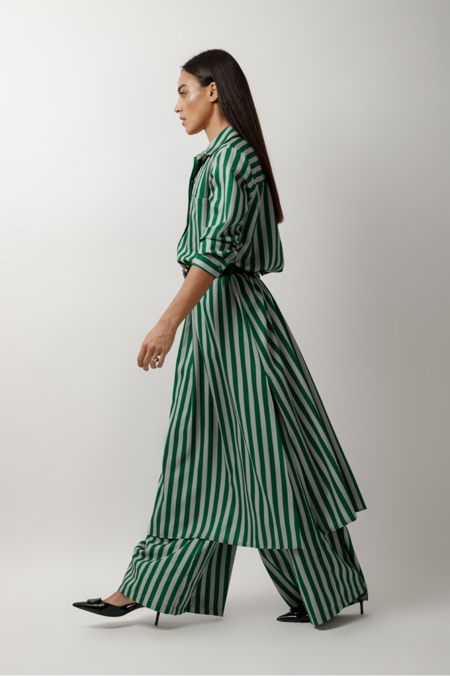 STRIPED DRESS WITH COLLAR AND SIDE SLIT