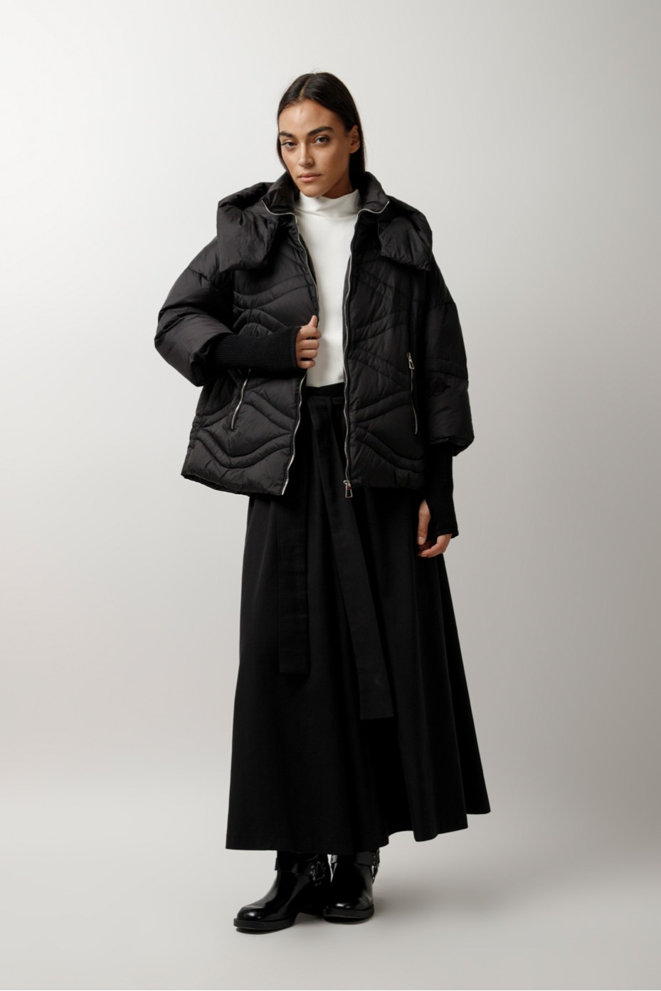 JACKET WITH KNITTED SLEEVES
