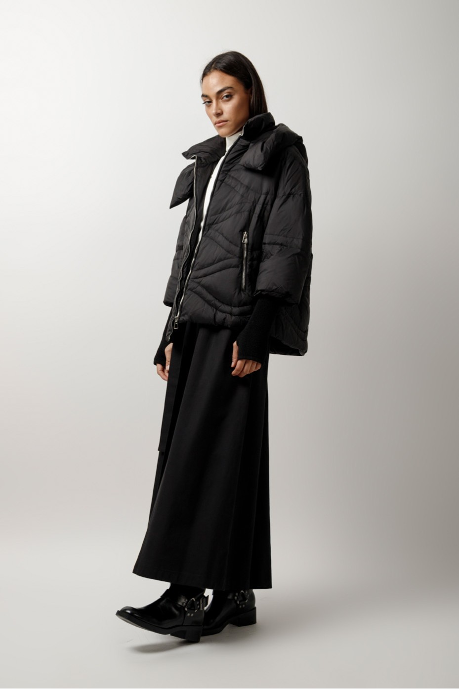 JACKET WITH KNITTED SLEEVES