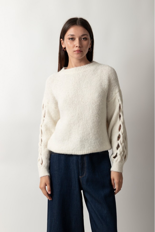 KNITTED BLOUSE WITH BRAIDED SLEEVES