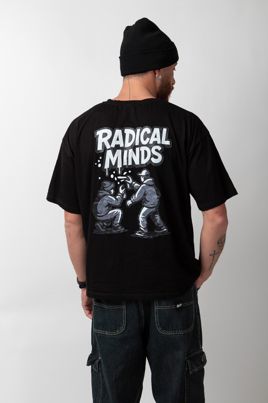 ΜΠΛΟΥΖΑ ΚΟΝΤΟΜΑΝΙΚΗ ΜΕ ΤΥΠΩΜΑ RADICAL MINDS