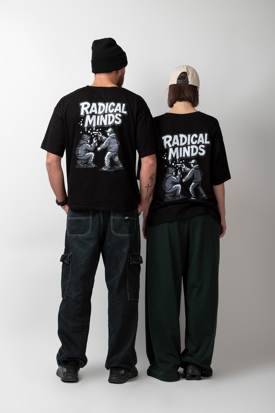 ΜΠΛΟΥΖΑ ΚΟΝΤΟΜΑΝΙΚΗ ΜΕ ΤΥΠΩΜΑ RADICAL MINDS