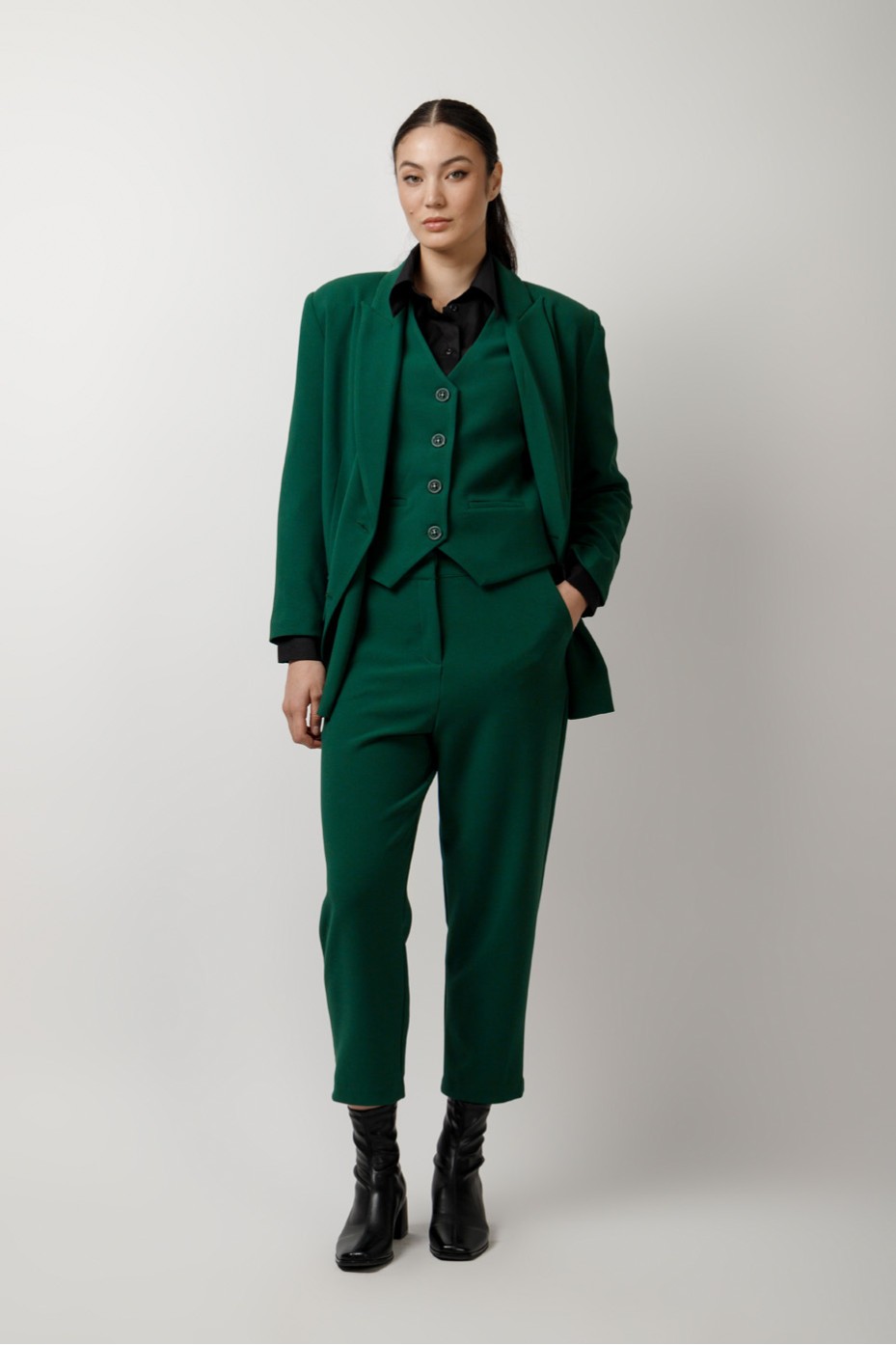 CROSS-BACK BLAZER