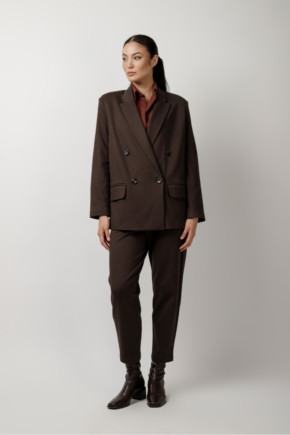 WIDE BLAZER WITH CROSS CLOSURE