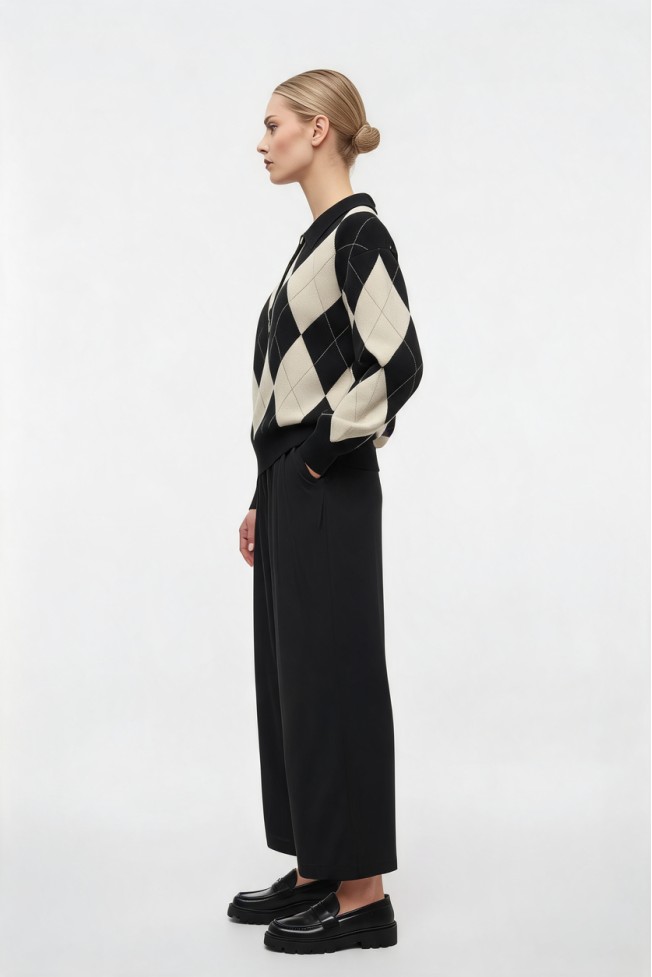 KNITTED BLOUSE WITH COLLAR