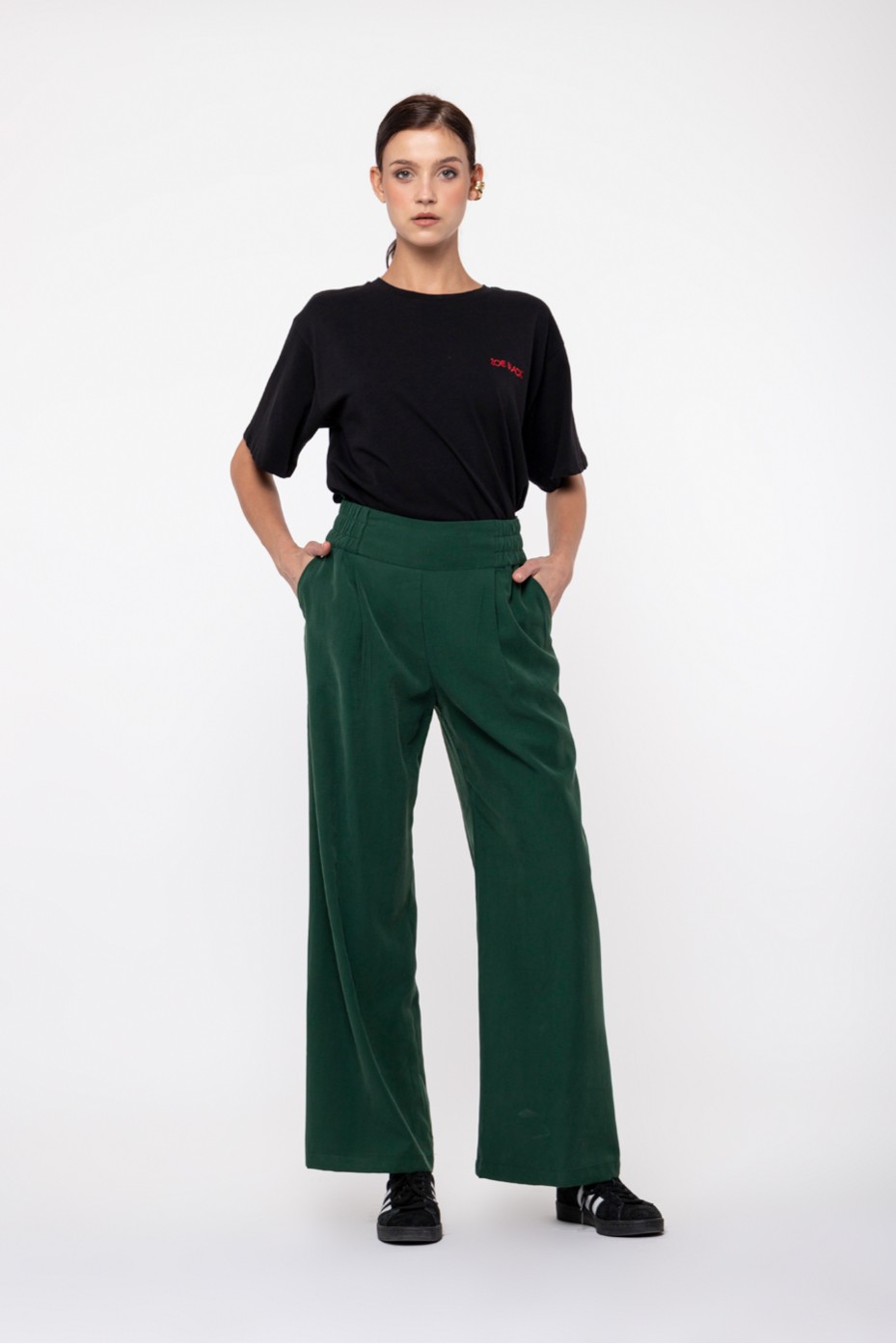 PANTS WITH ELASTIC SIDE PARTS