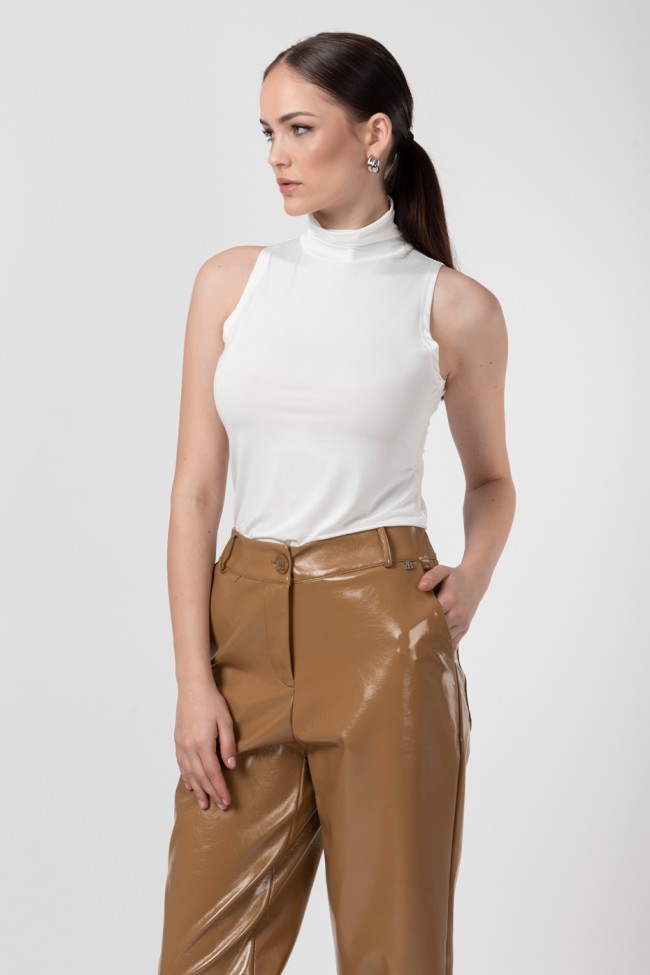 SLEEVELESS TURTLENECK BLOUSE