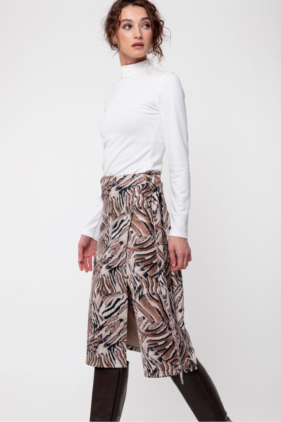 WRAP SKIRT WITH PATTERNS