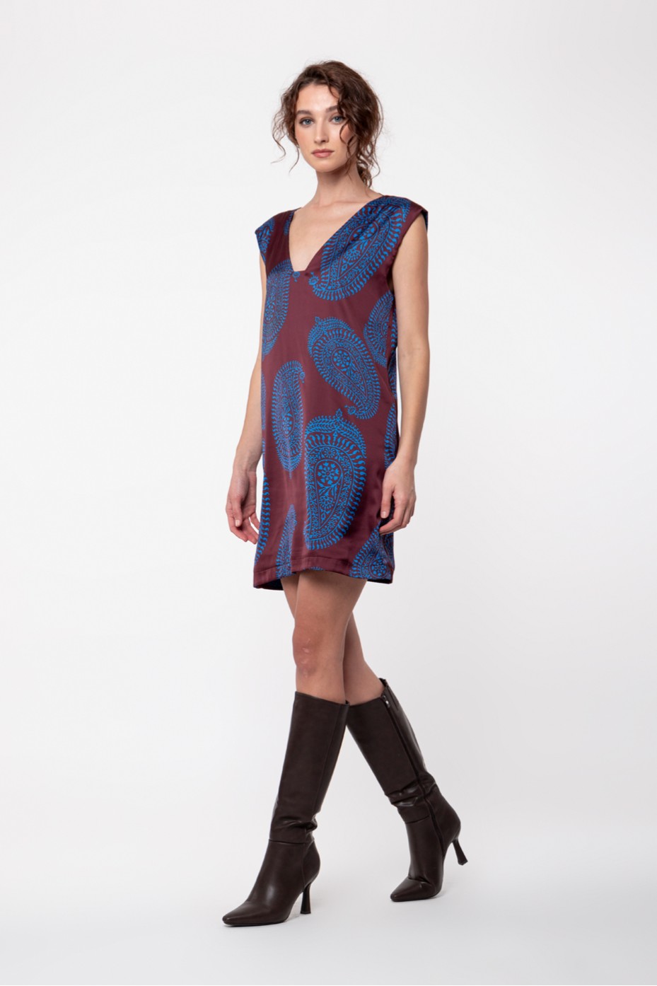 DRESS PRINTED WITH SHOULDER PADS