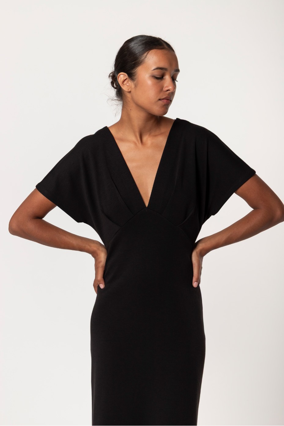 SHORT SLEEVE MIDI DRESS