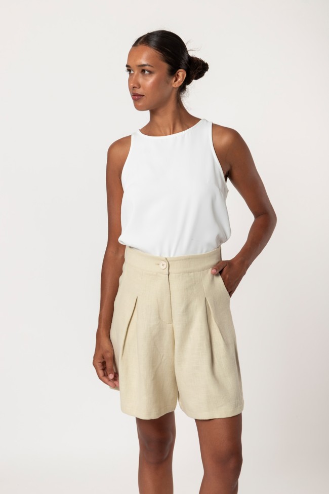 SHORTS WITH PLEATS