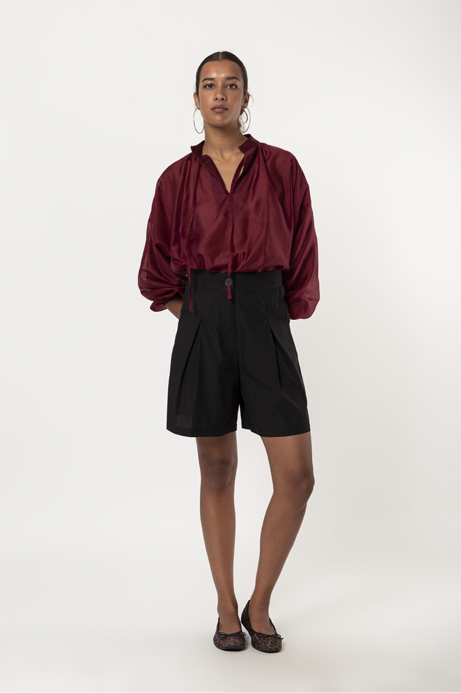 SHORTS WITH PLEATS