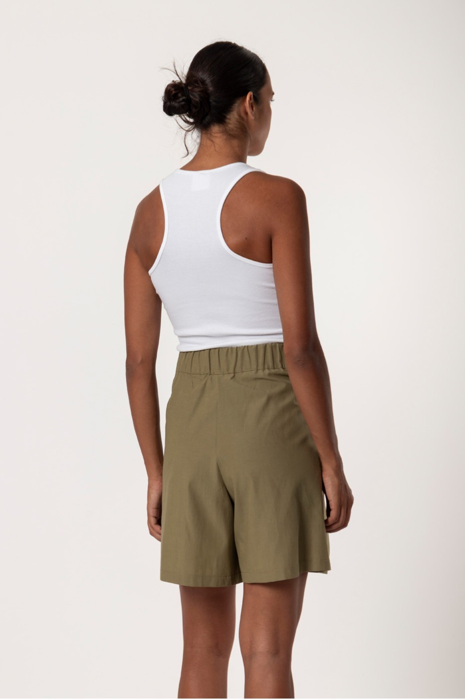 SHORTS WITH PLEATS