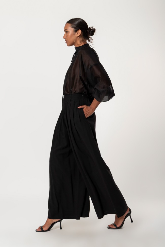 PANTS WITH PLEATS