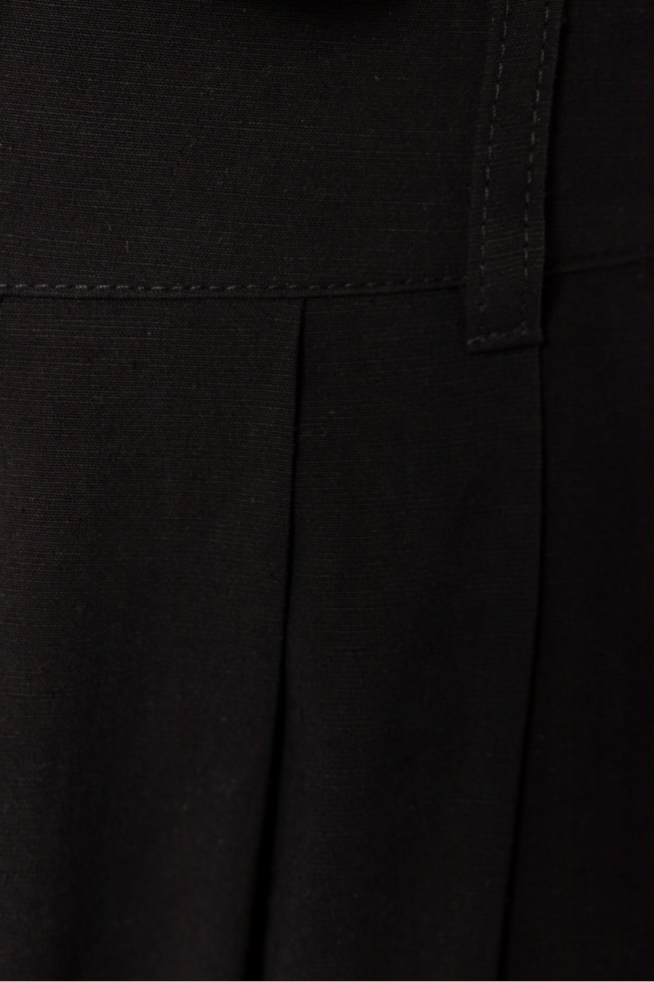 PANTS WITH PLEATS