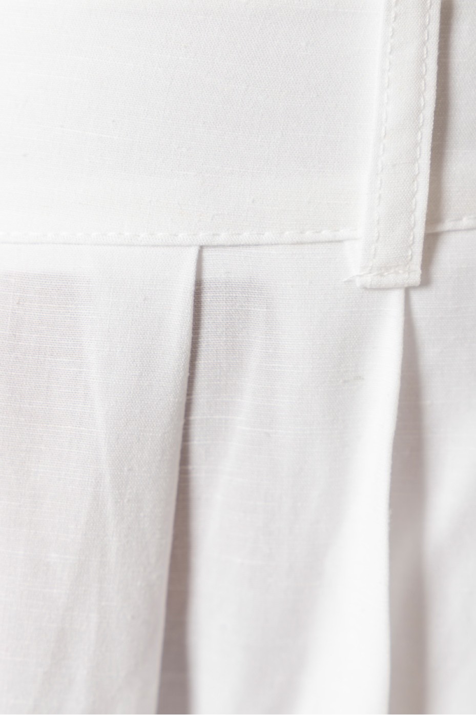 PANTS WITH PLEATS