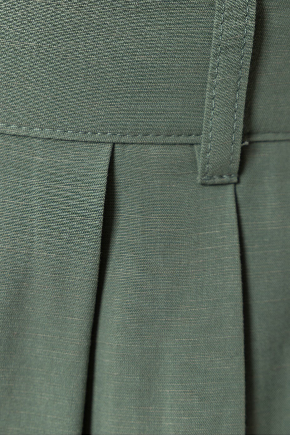 PANTS WITH PLEATS