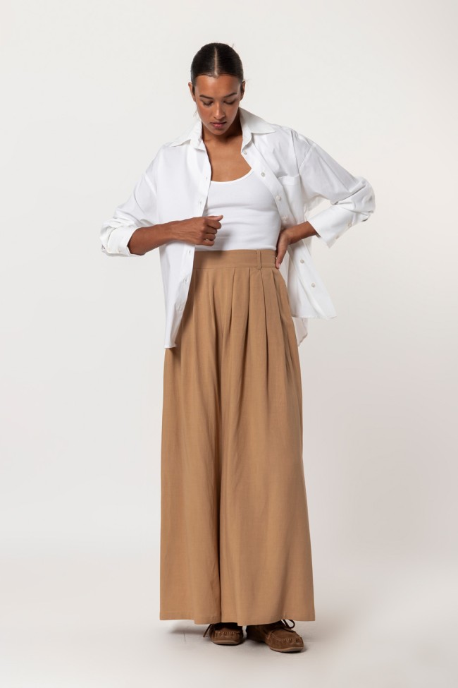 PANTS WITH PLEATS