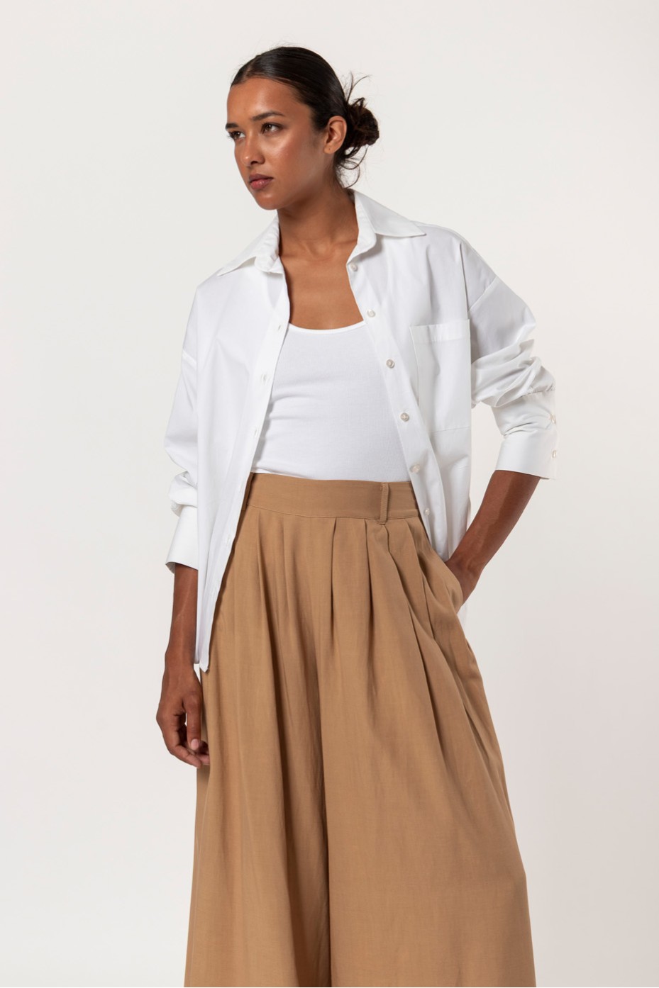 PANTS WITH PLEATS