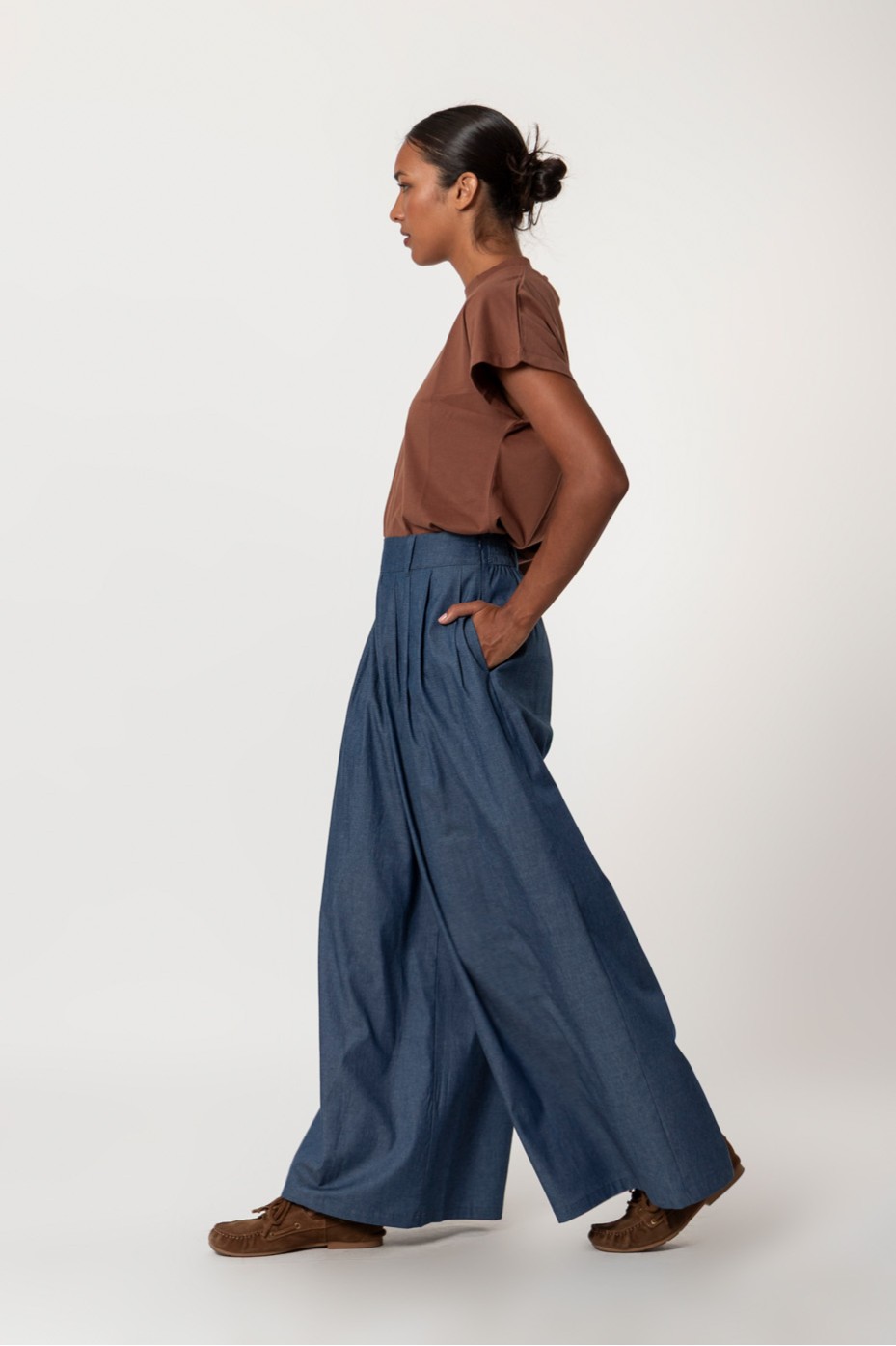 DENIM PANTS WITH PLEATS