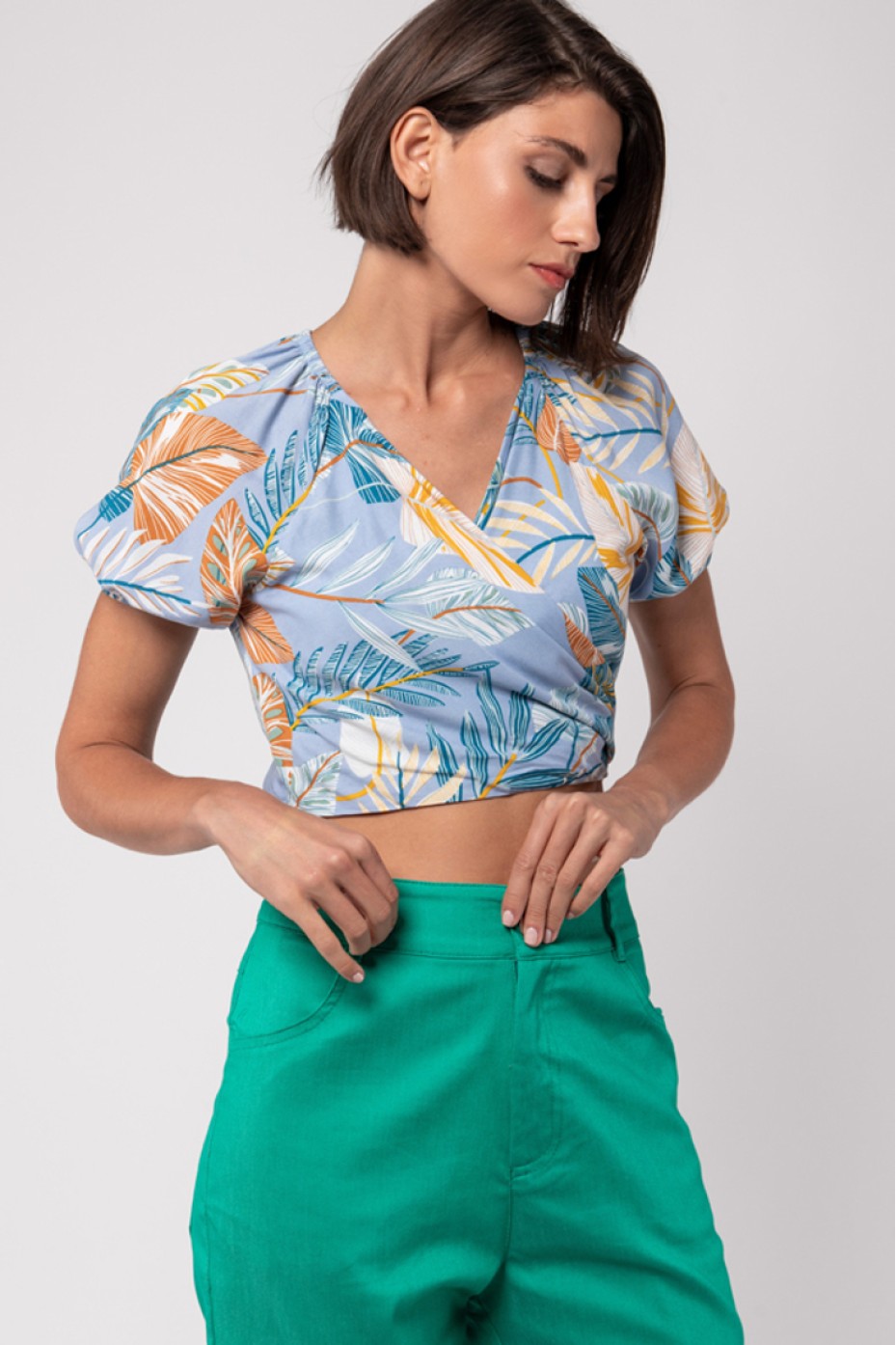 ΦΛΟΡΑΛ CROP TOP  ΚΡΟΥΑΖΕ