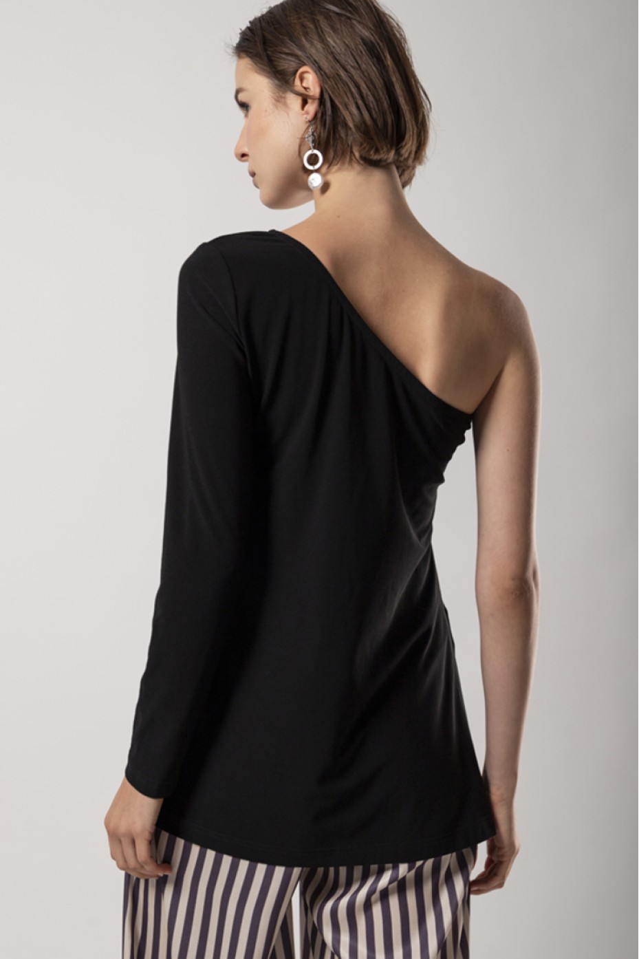 ELASTIC ONE SHOULDER TOP