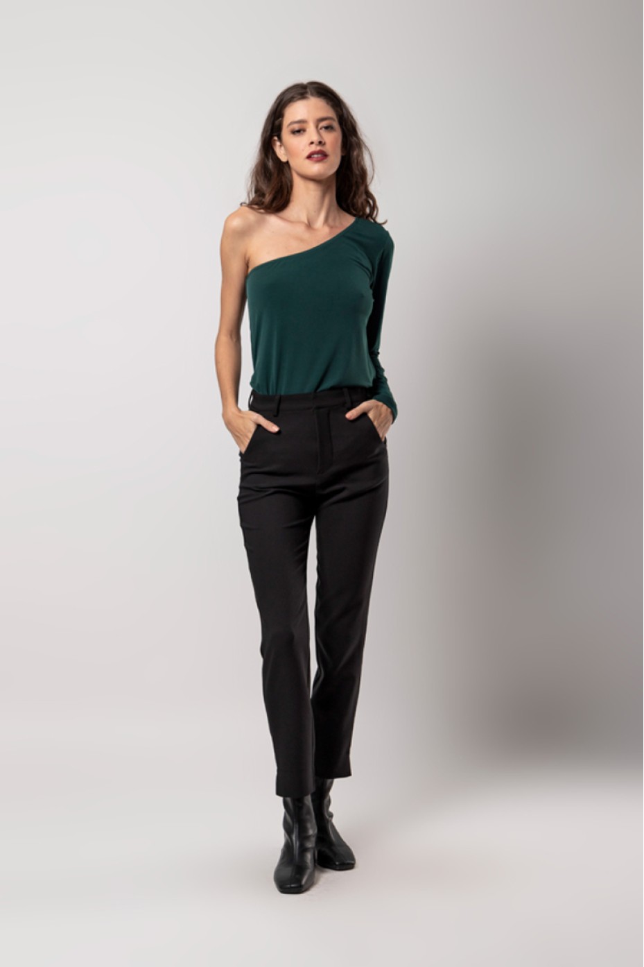 ELASTIC ONE SHOULDER TOP