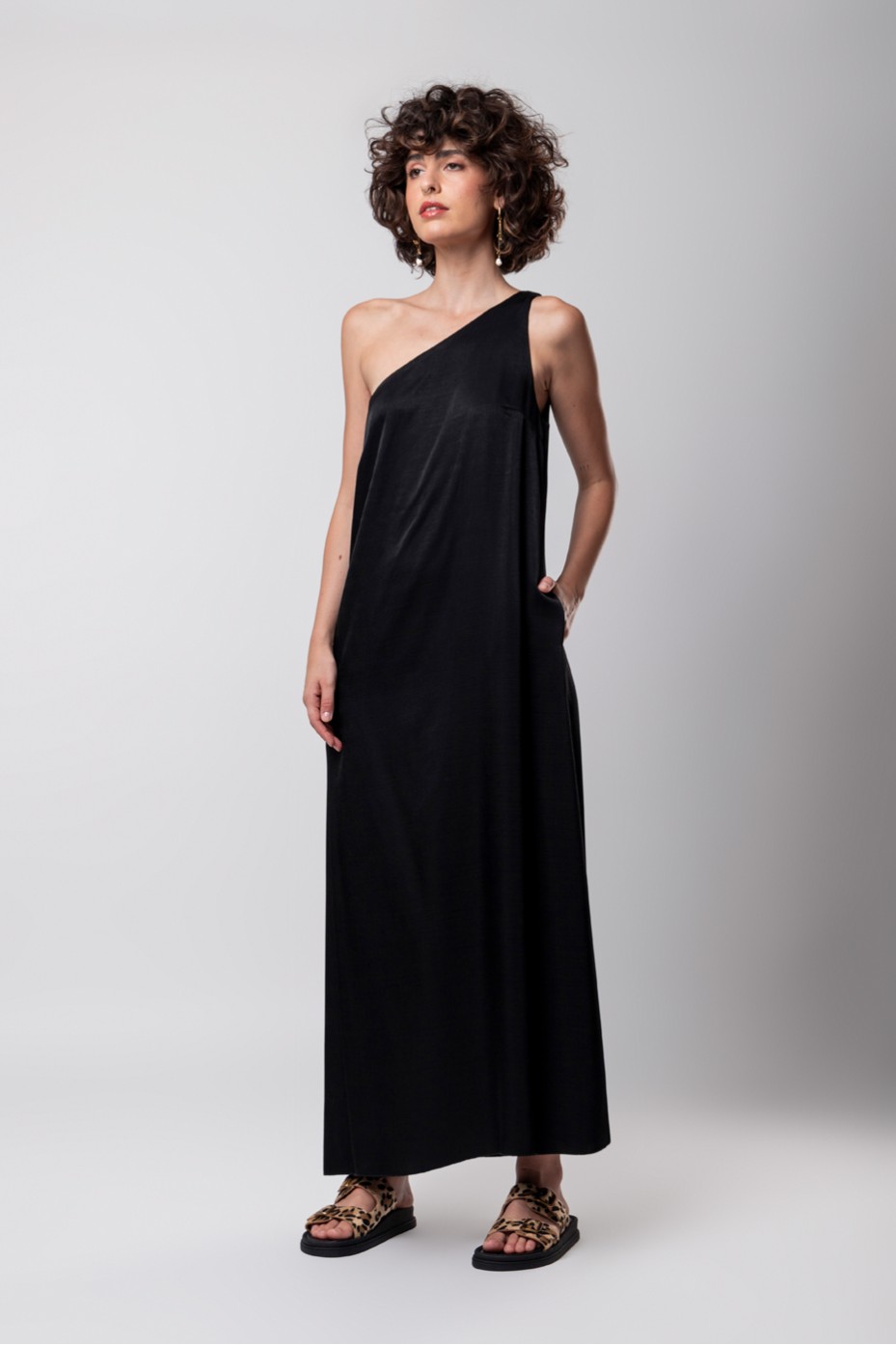 ΦΟΡΕΜΑ ΕΝΑ ΩΜΟ ZOE BLACK