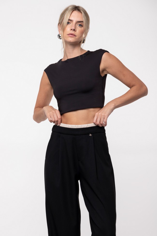 CROP TOP WITH SHORT SLEEVE