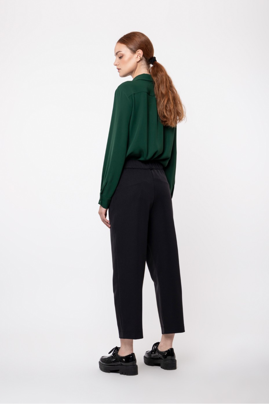 CROPPED TROUSERS WITH ELASTIC BACK