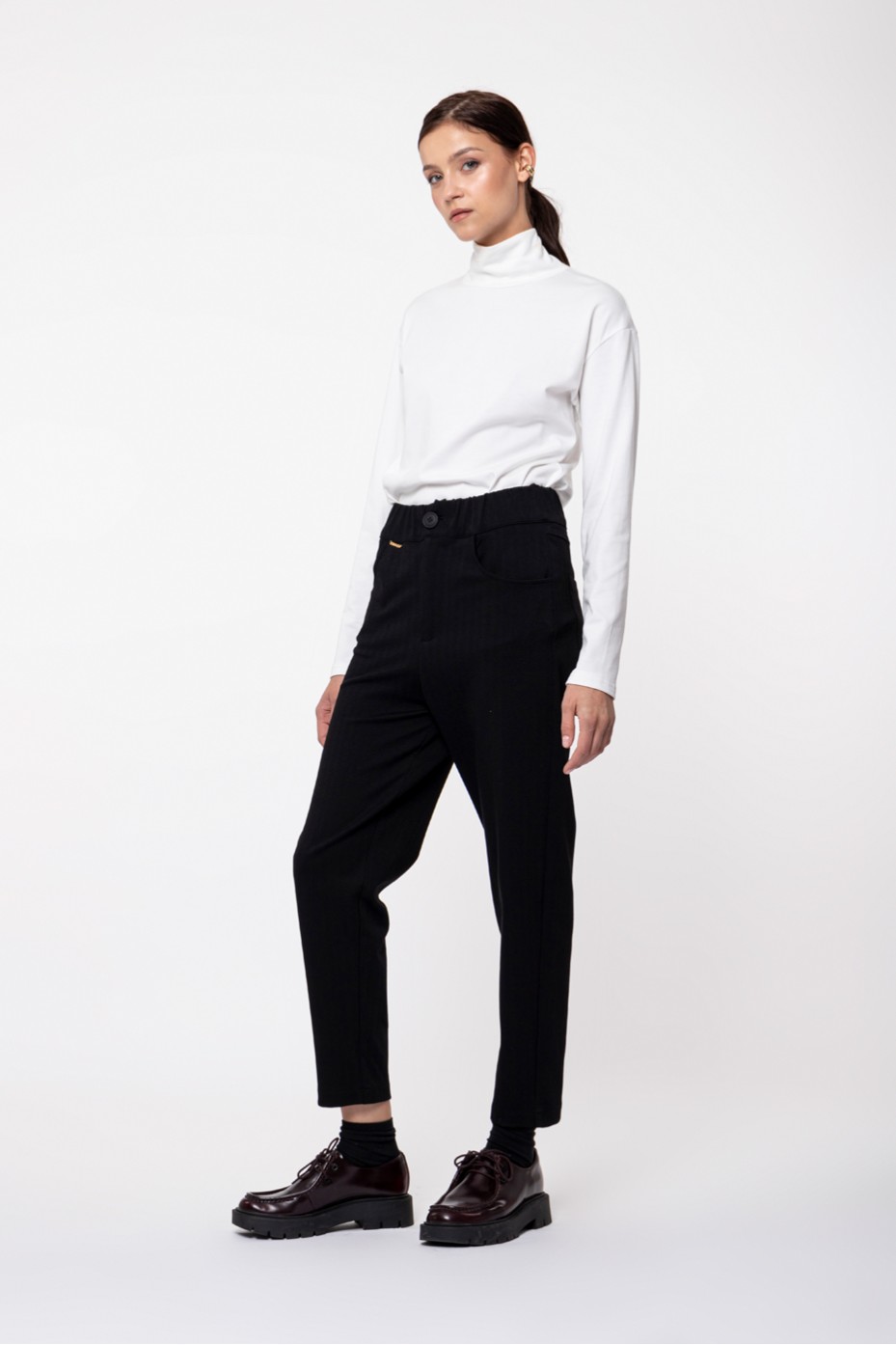 ELASTIC TROUSERS WITH POCKETS