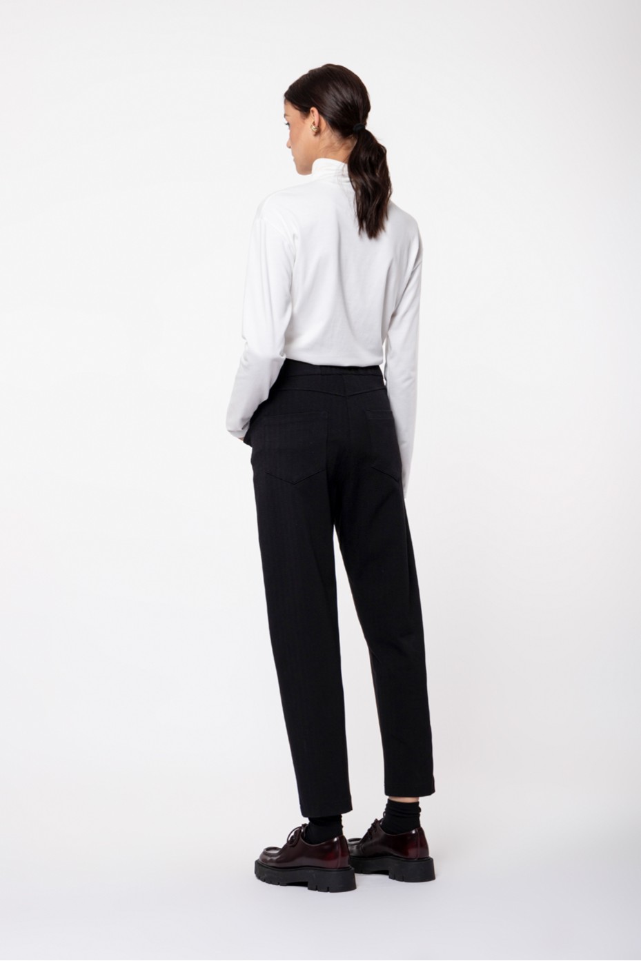 ELASTIC TROUSERS WITH POCKETS