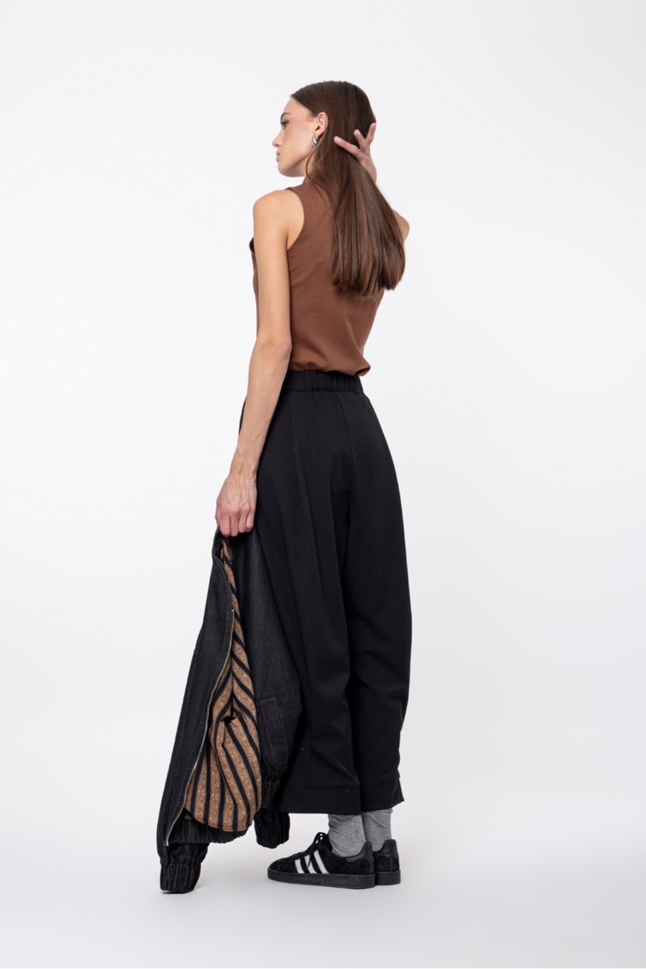 BAGGY PANTS WITH PLEATS