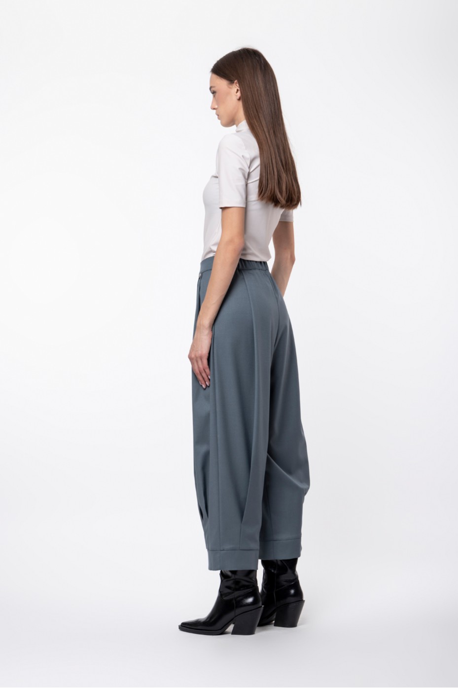 BAGGY PANTS WITH PLEATS