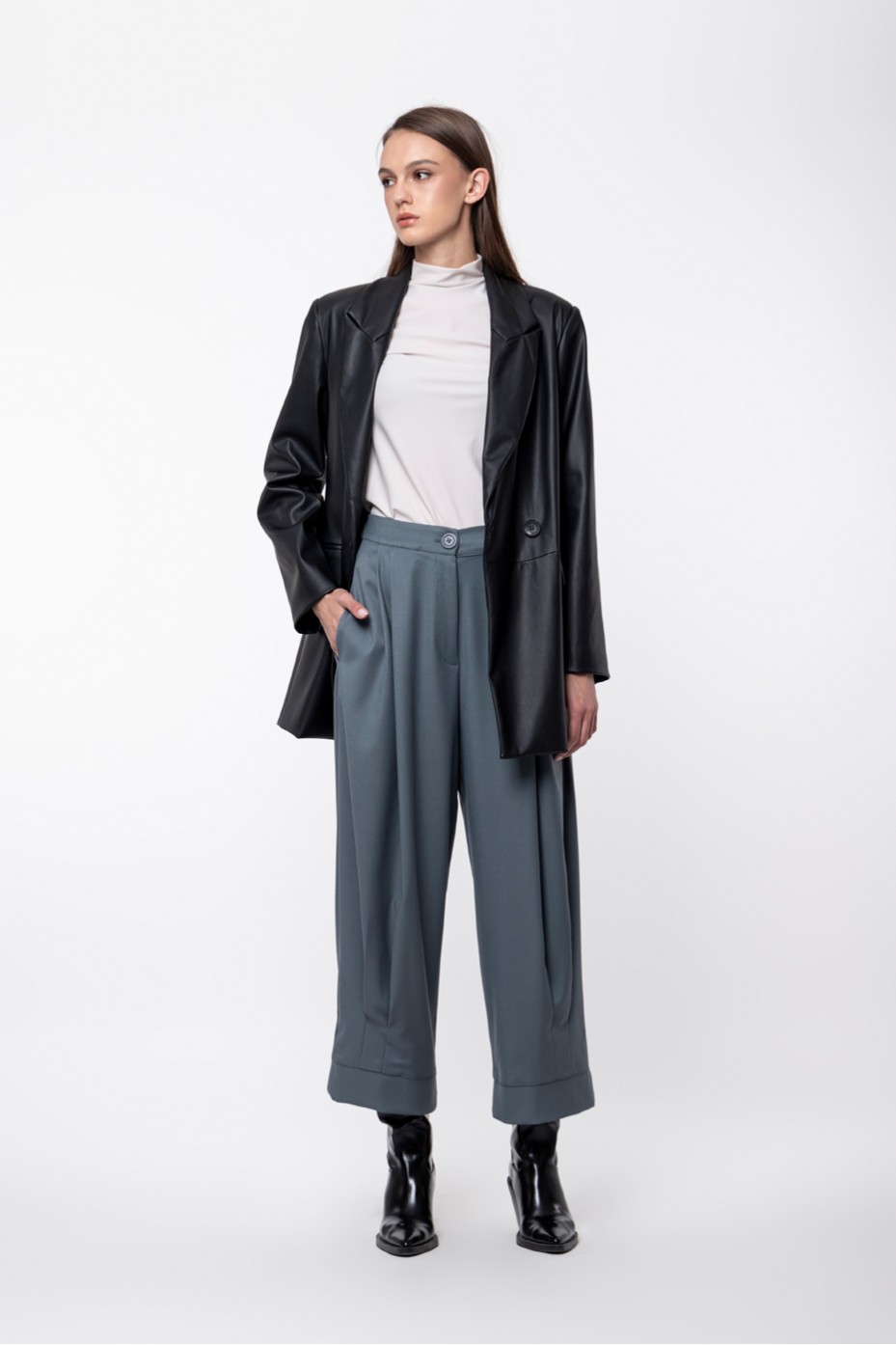 BAGGY PANTS WITH PLEATS