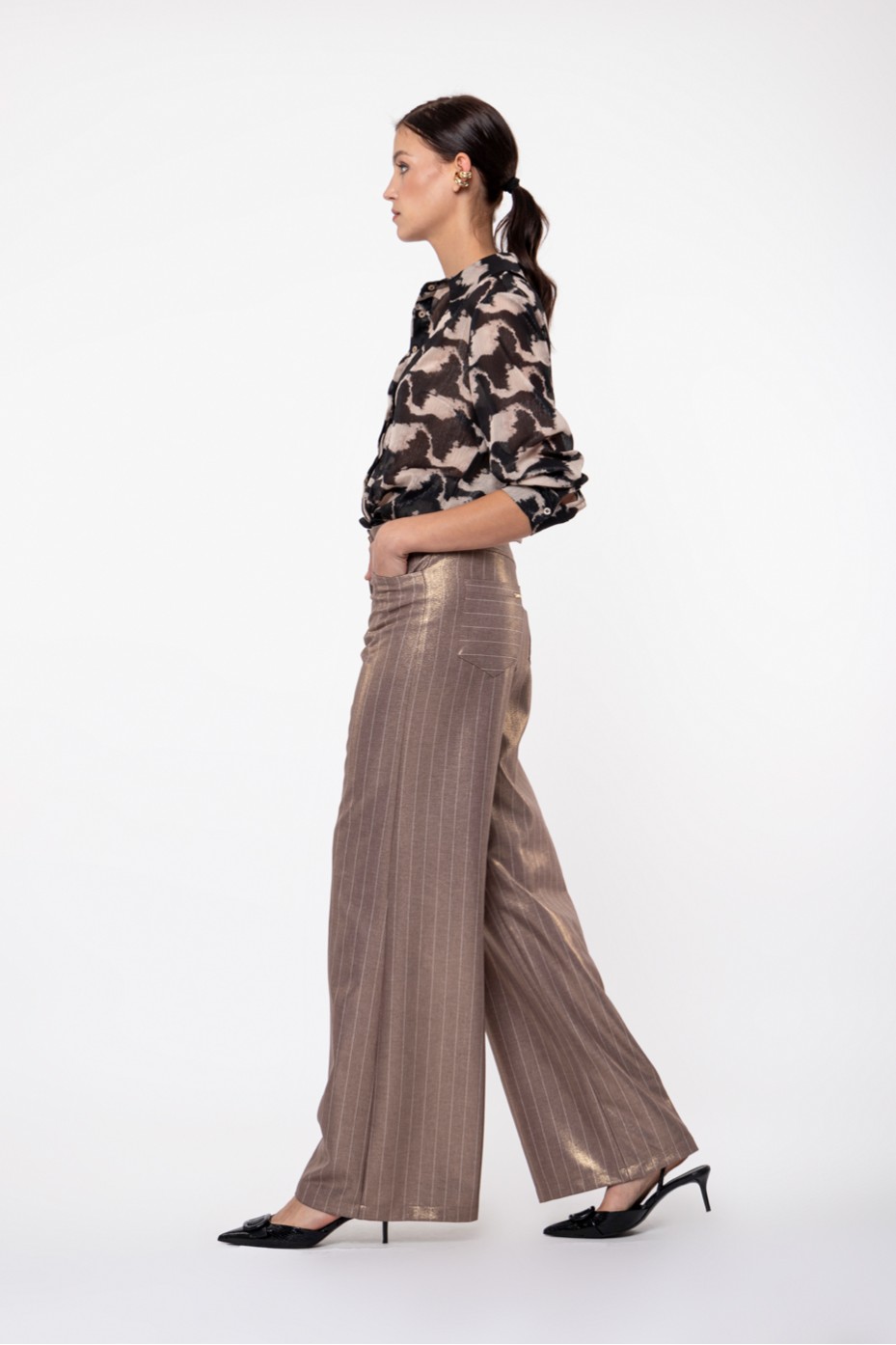 METALLIC LOOK PANTS