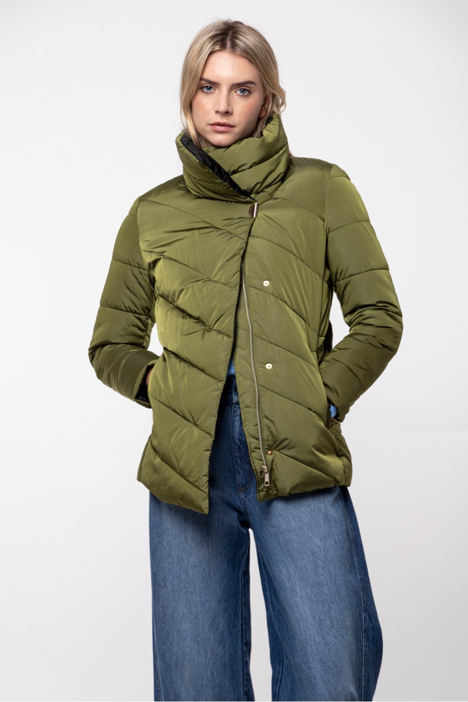 SHORT PUFFER JACKET WITH BELT