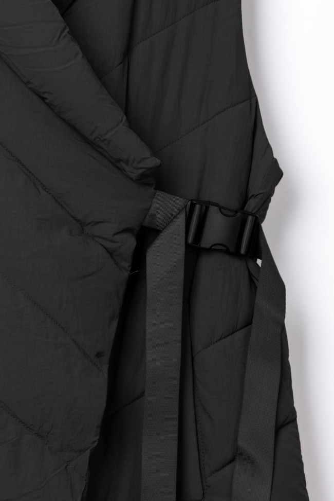 SLEEVELESS PUFFER JACKET WITH OBLIQUE FASTENING